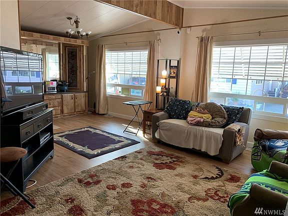 4th image of 3611 I St NE Unit 84