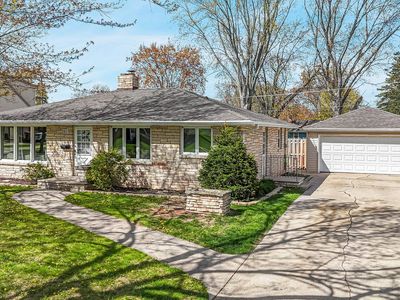 801 Bomier St, De Pere, WI, 54115