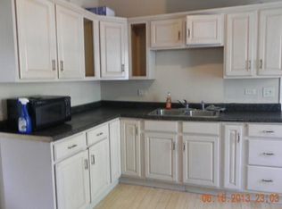 735 Clay St, Woodstock, IL 60098