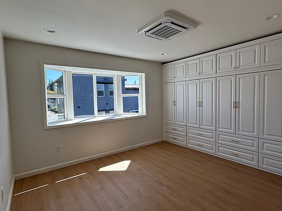 4th image of 822 Jackson St