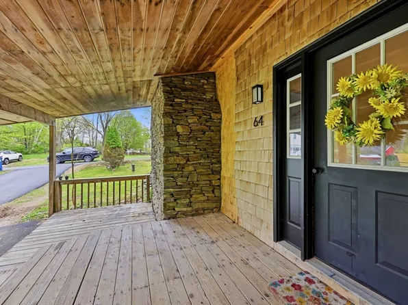 64 S Cottage Rd, Holland, MA 01521