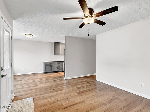 5th image of 740 Ingersoll Ave