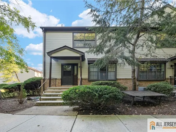 1321 Tupelo Ct, North Brunswick, NJ 08902