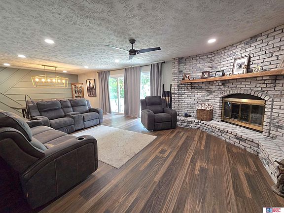 3rd image of 1400 Paddock Ln