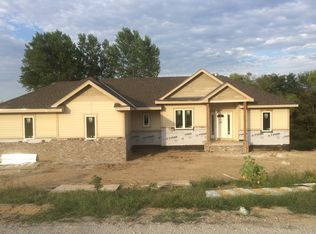 15767 Riviera Rdg, Louisville, NE 68037