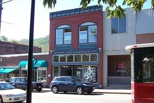 2nd image of 117 Main St