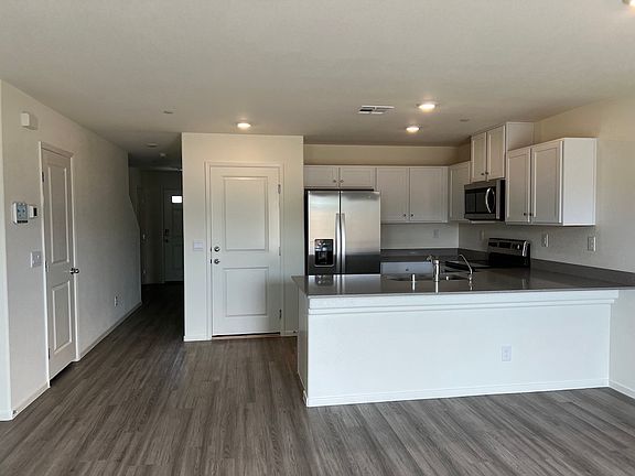 5th image of 10920 Rollingford Ave