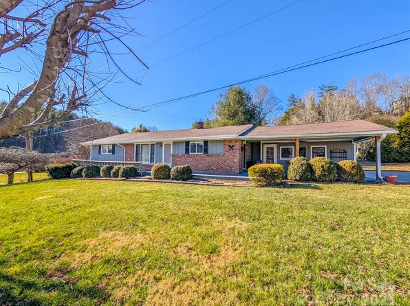 39 Hawthorne Ln, Burnsville, NC 28714