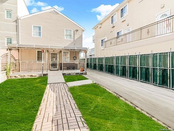 3rd image of 210 Betts Ave