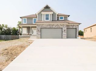 1117 SW Heather Dr, Lees Summit, MO 64081