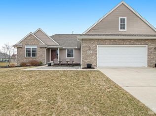 626 Marblewood Ln, Saline, MI 48176