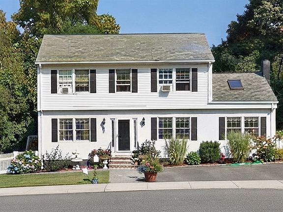 3rd image of 9 Zamora St