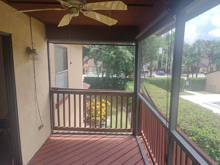 302 Lakeview Dr E #302 — Photo 10