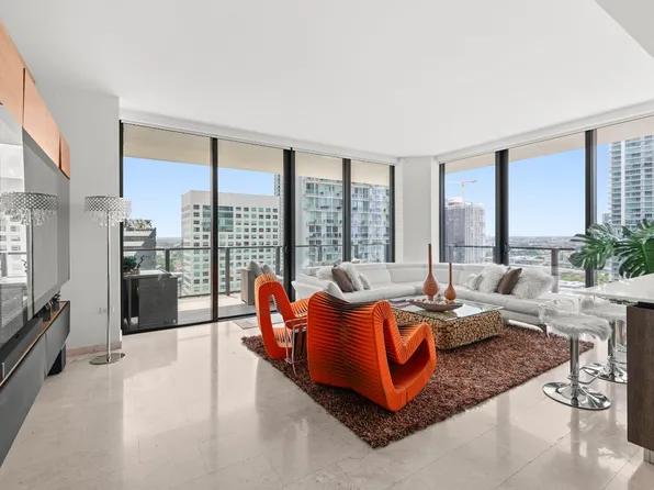 88 SW 7th St, Miami, FL