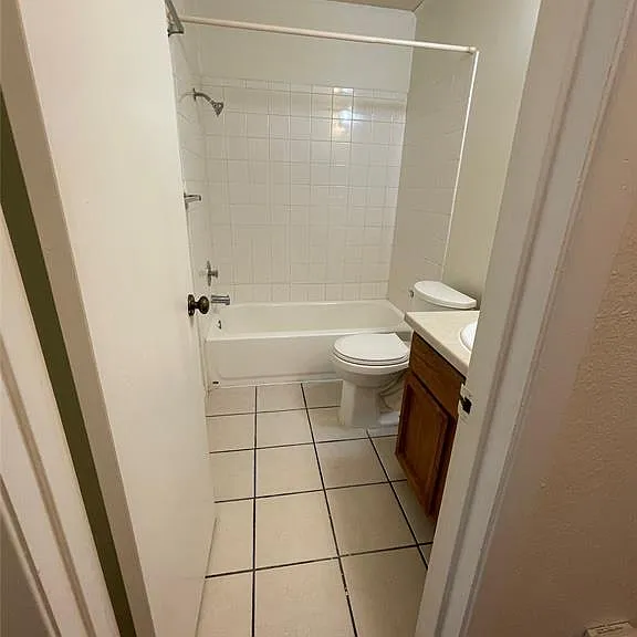 8005 W Gate Blvd #B — Photo 9
