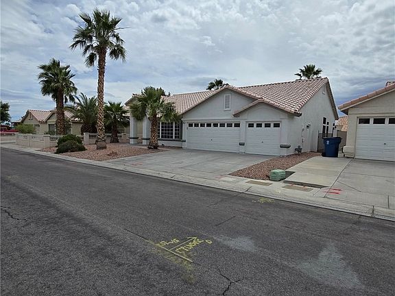2nd image of 975 Royal Moon Ave
