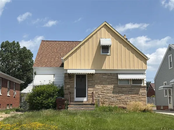 8402 Renwood Dr, Parma, OH 44129