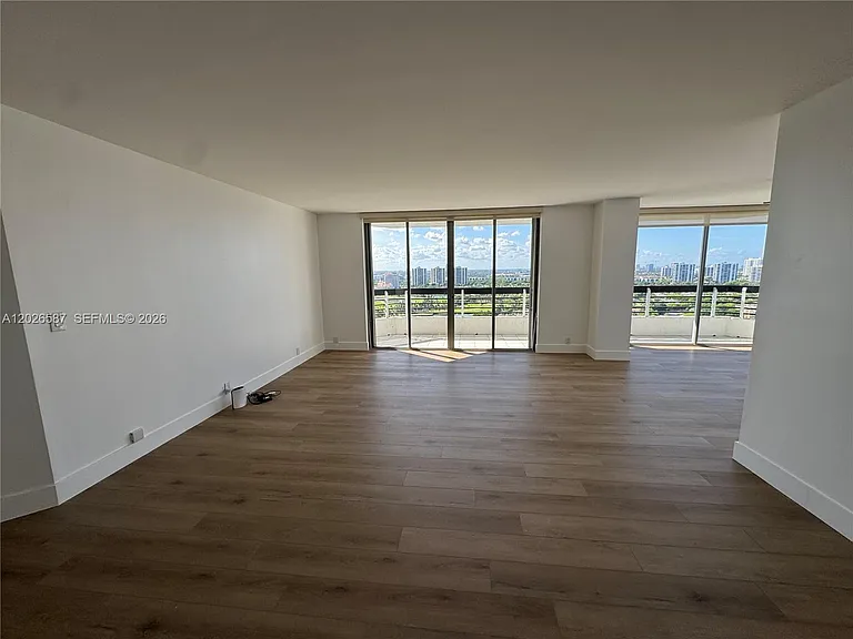 3530 Mystic Pointe Dr #2709 — Photo 39