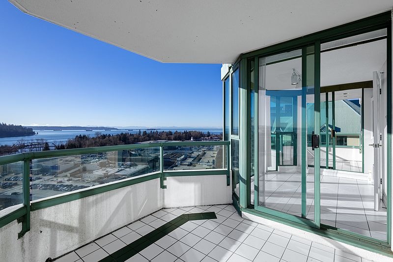 West Vancouver Apartment for rent - 2 Bedrooms — photo 9