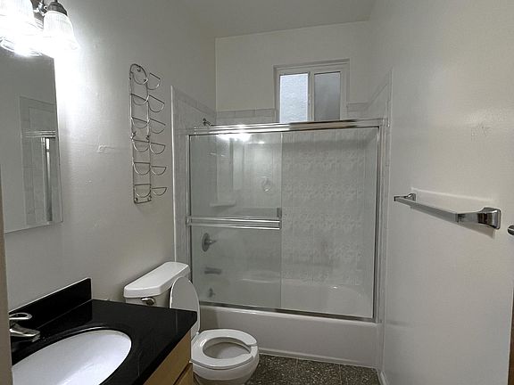 5th image of 1325 Green St #201