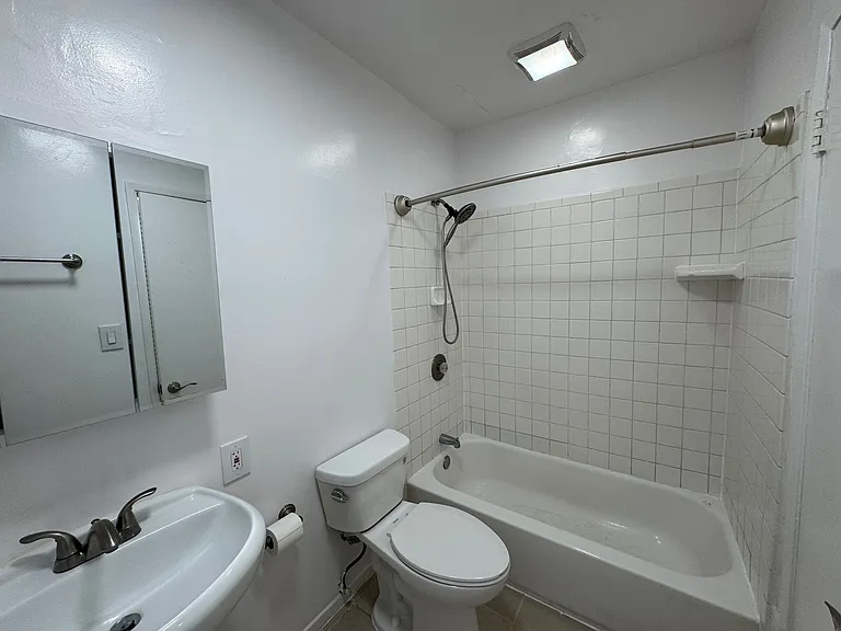 1937 N Bronson Ave #6 — Photo 17