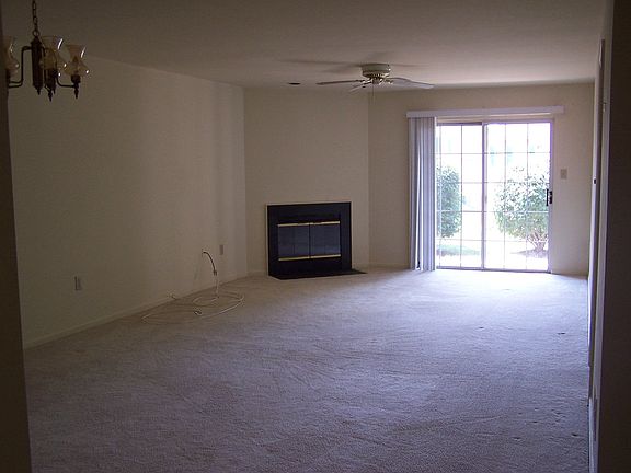 4th image of 305 Westridge Cir