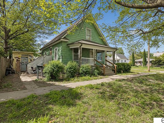 2nd image of 801 Peach St