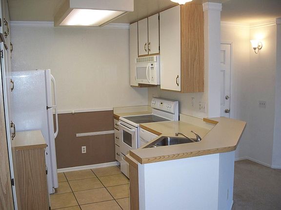 4th image of 7248 Camino Degrazia Unit 289