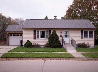1001 Cornelia St, Janesville, WI