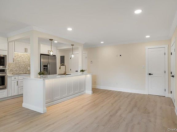 5th image of 263 River Avenue #19