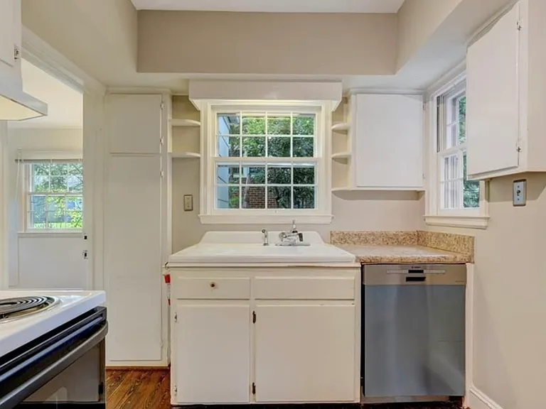 1804 Madison Ave — Photo 6