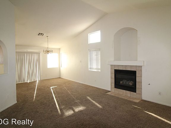 3rd image of 228 Oxford Cloth Ct