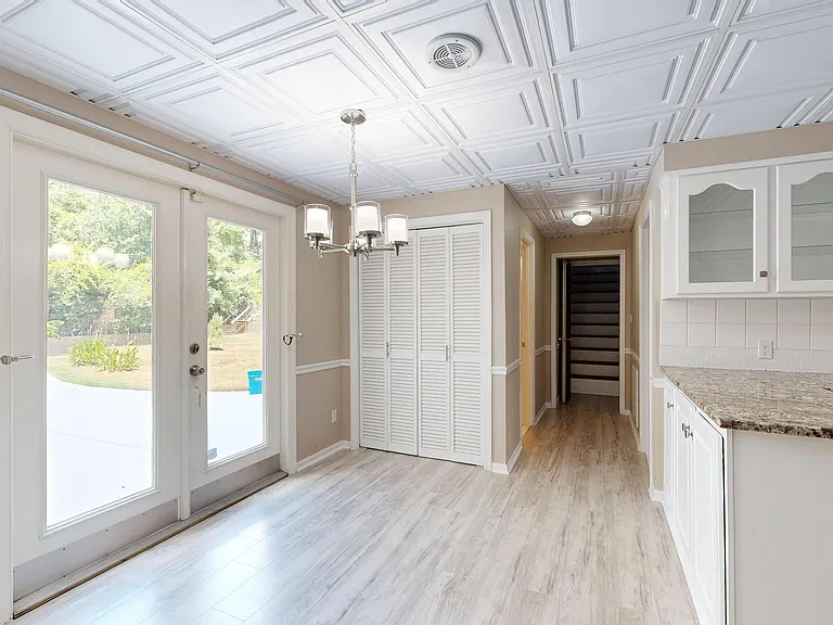 1531 Dartmouth Ct — Photo 12