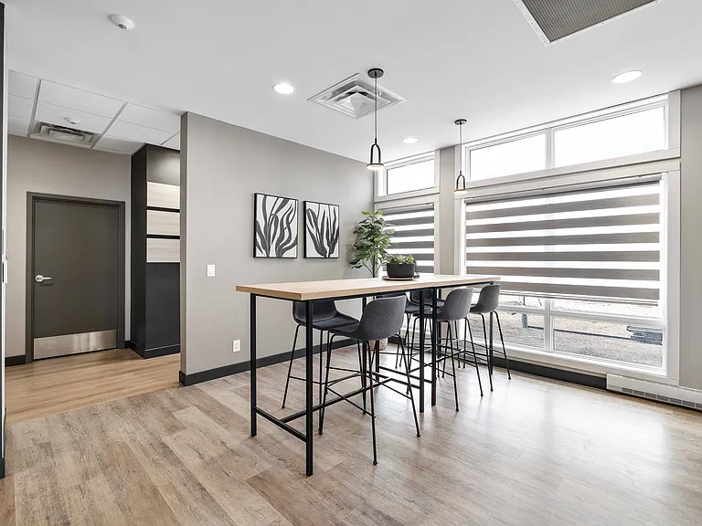 4067 Portage Ave — Photo 35