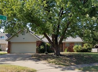 9043 E 28th St, Tulsa, OK 74129