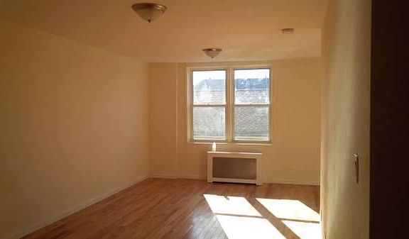 5th image of 165 Riverdale Ave #5B