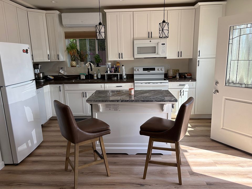 1st image of 5872-74 Scripps St #5876