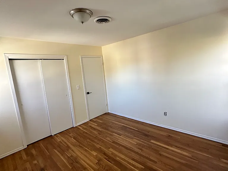 49 Jamie Ct #2 — Photo 15