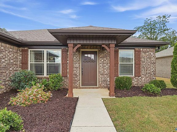 3rd image of 112 Beaver Brook Pl