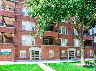 4354 S Prairie Ave #4, Chicago, IL 60653