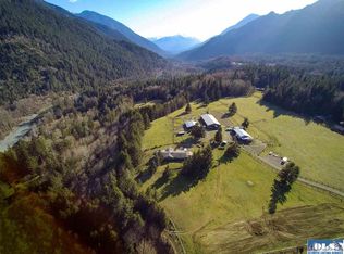 207 Mountain Valley Ln, Port Angeles, WA 98363