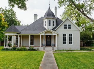 125 E Mesquite St, Uvalde, TX 78801