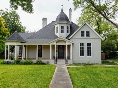 125 W Mesquite St, Uvalde, TX, 78801