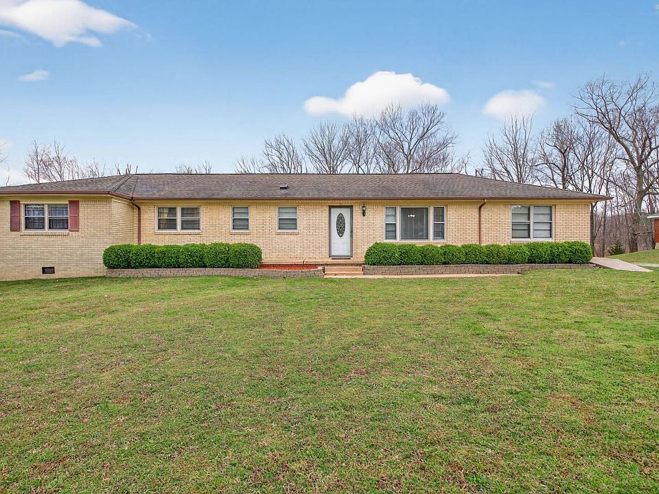 1st image of 202 Pine Hill Dr