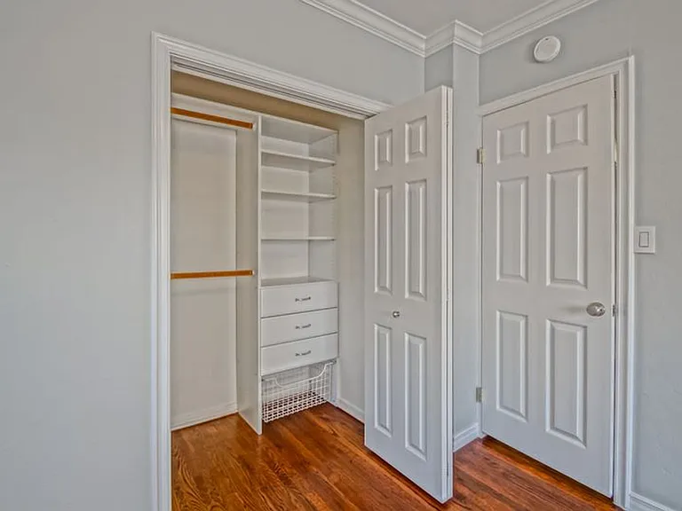 2404 Sebald Ave — Photo 20