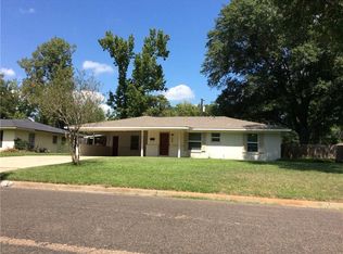2007 Fairfax Dr, Corsicana, TX 75110