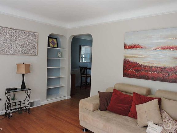 3rd image of 4510 Groveland Ave