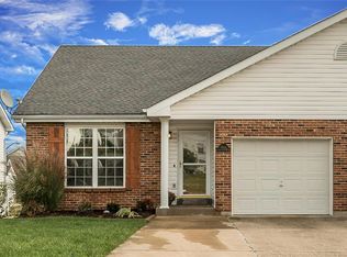 1754 Summergate Estates Dr, Saint Peters, MO 63303