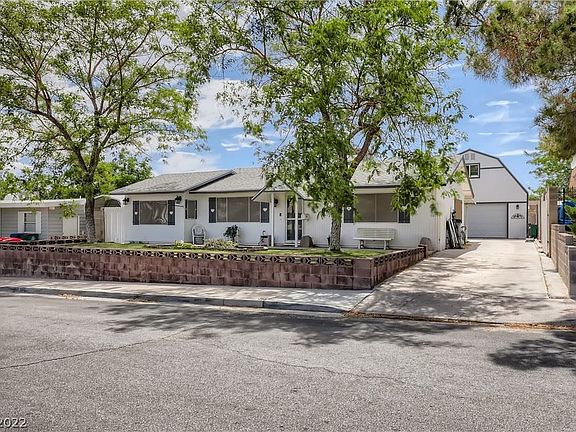 5th image of 1312 Gloria Ln