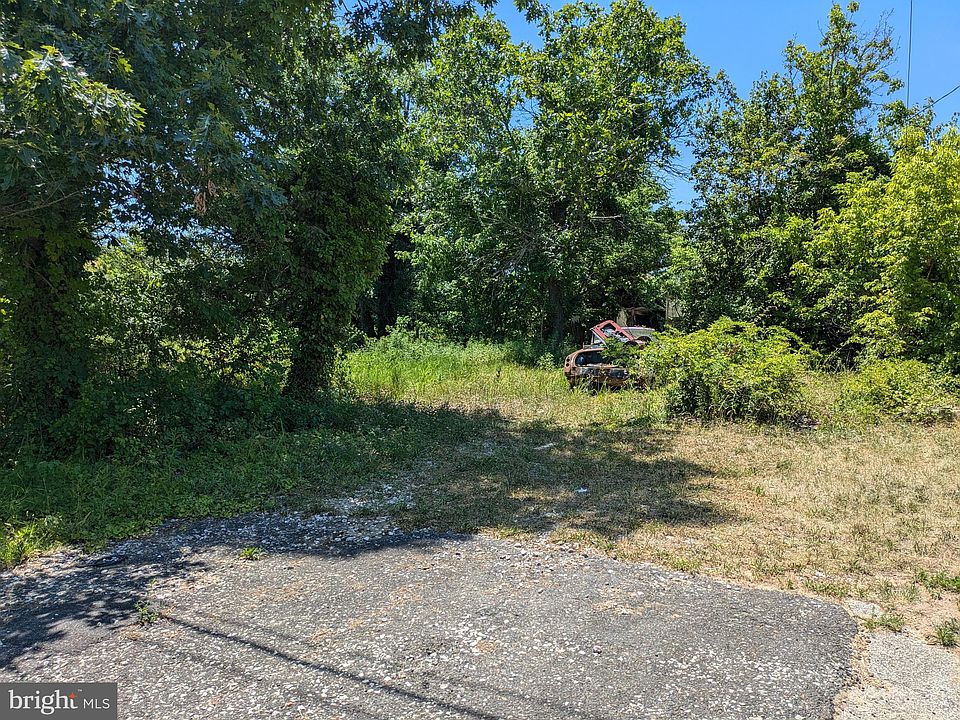 2nd image of 60 Hazel Ln